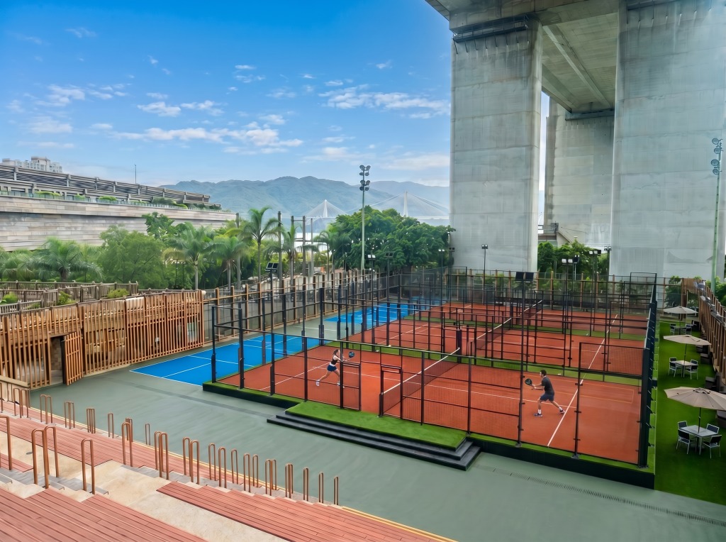 4c. 在青馬大橋下的挪亞運動場 配備3個Padel 場及2個Pickleball場.png